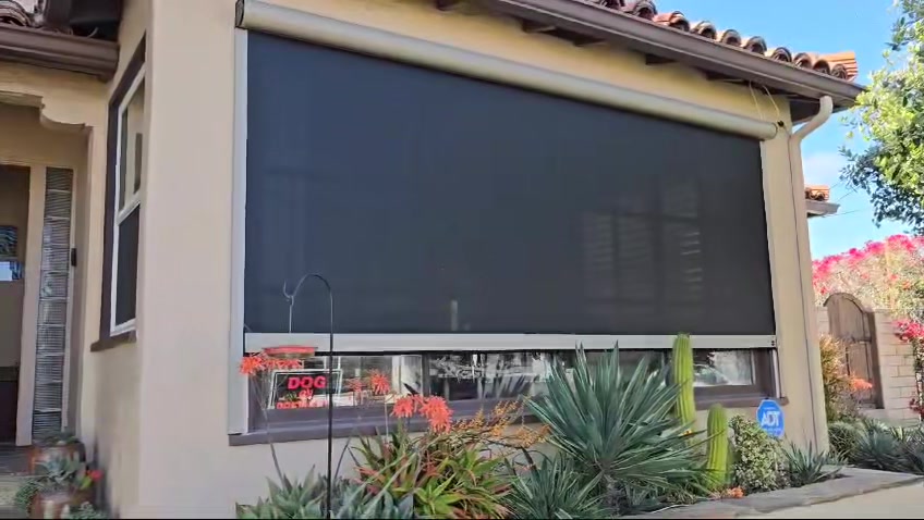 Mirage motorized screen viewed from outside
